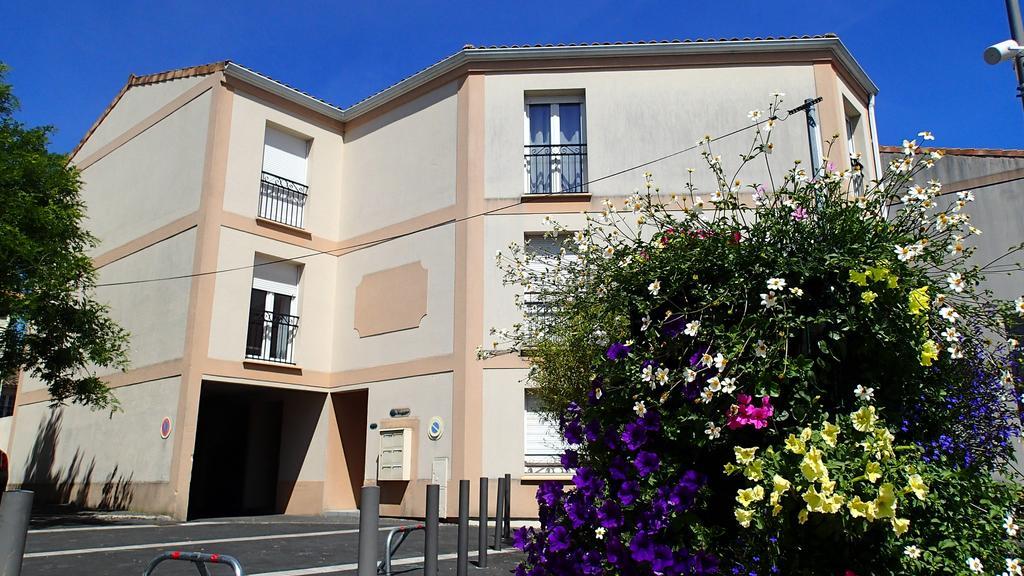 Clos Chantegrive Apartment Saint-Medard-en-Jalles Exterior photo